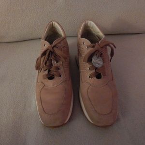 "HOGAN" interactive sneakers.